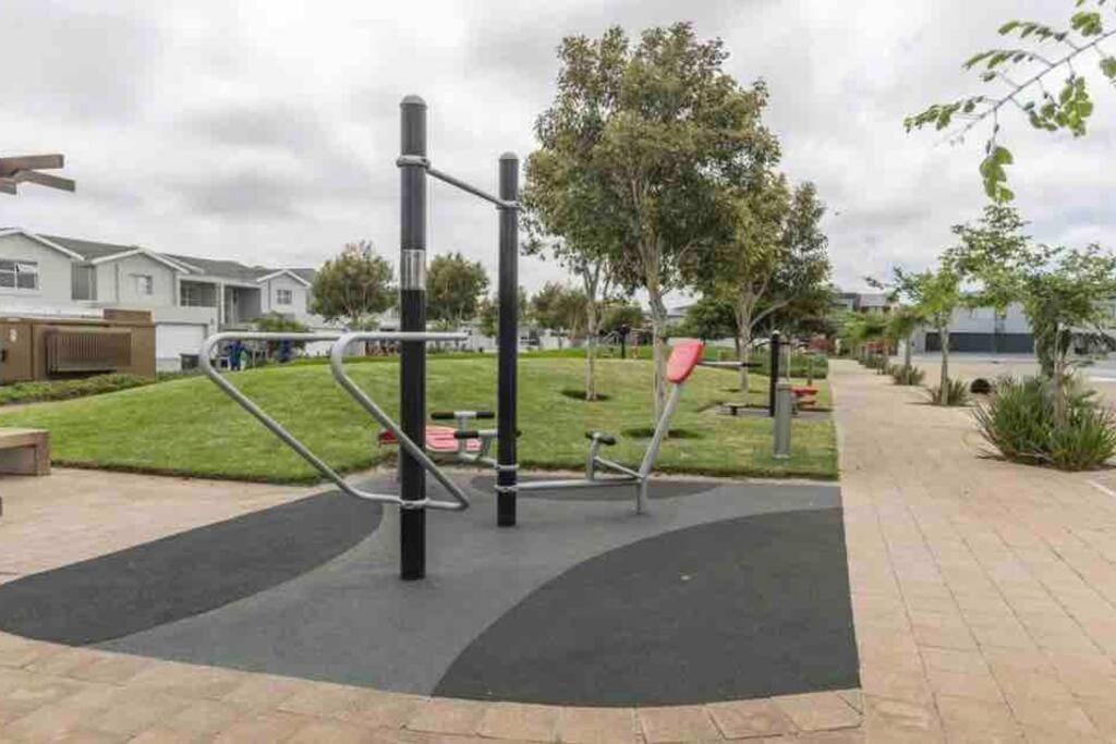 Beautiful With Pool And Pizza Oven Holiday home Cape Town